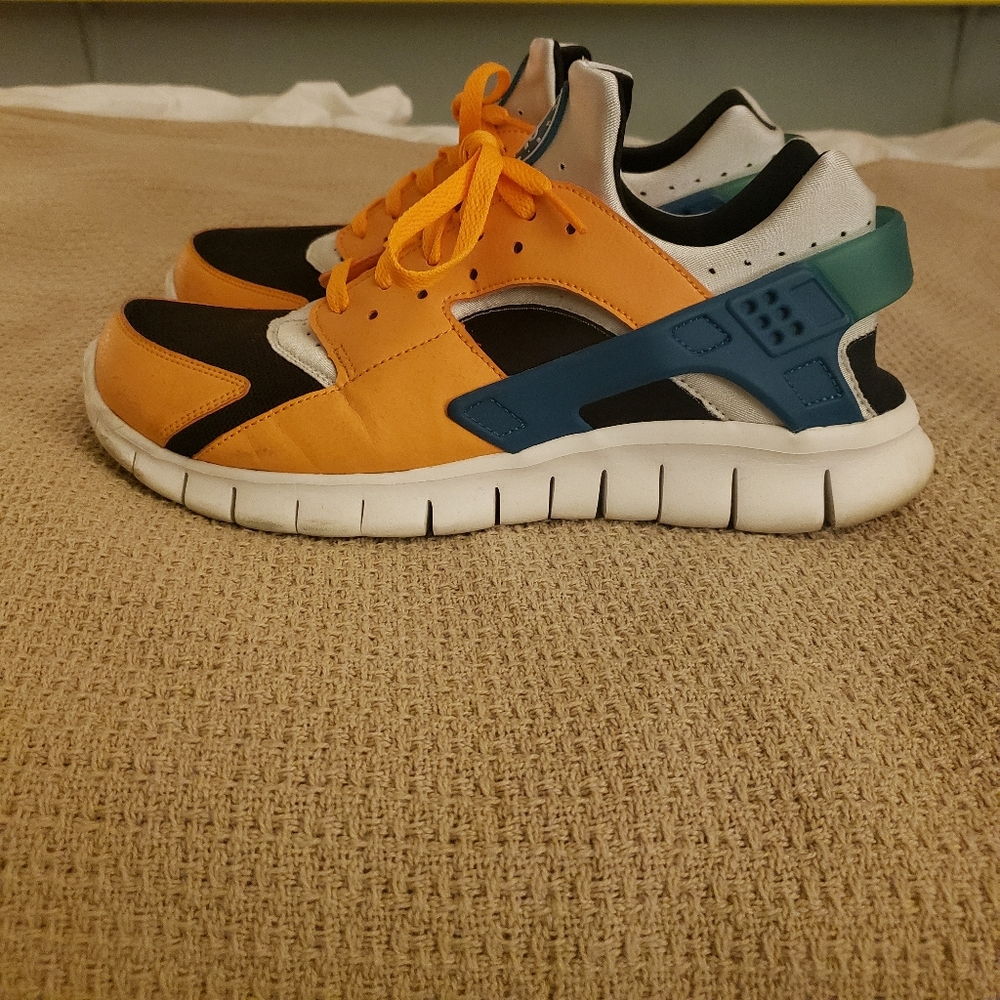 Massimo Dutti Polo & Nike Huarache Miami (Rare)